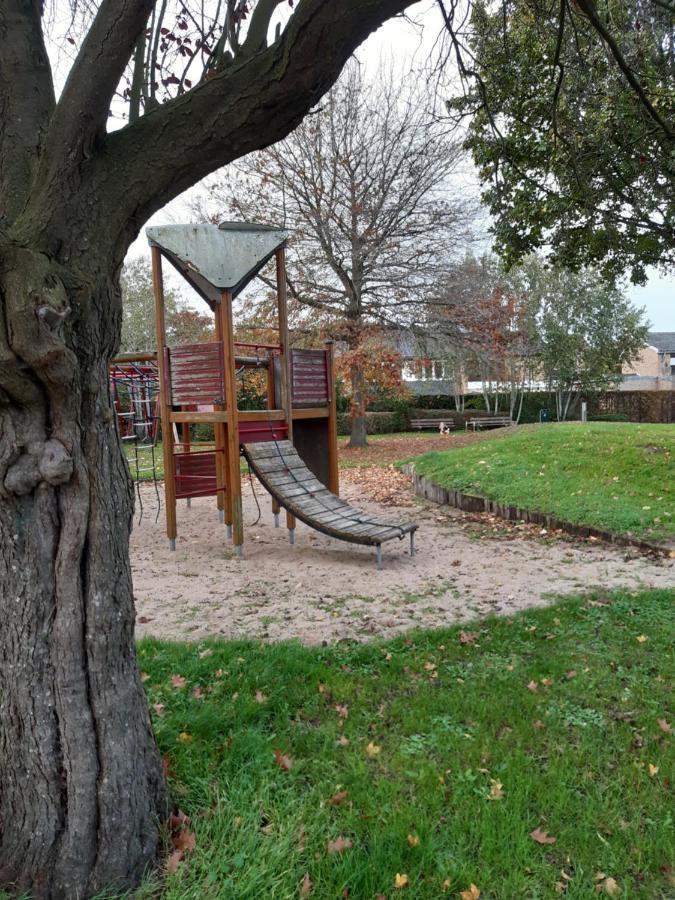 הוילה ברוז' Our Lily House, Een Gezellig Familiehuis In Rustige Omgeving מראה חיצוני תמונה